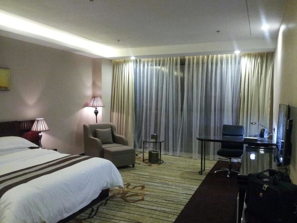 Liangfan Holiday 4*
