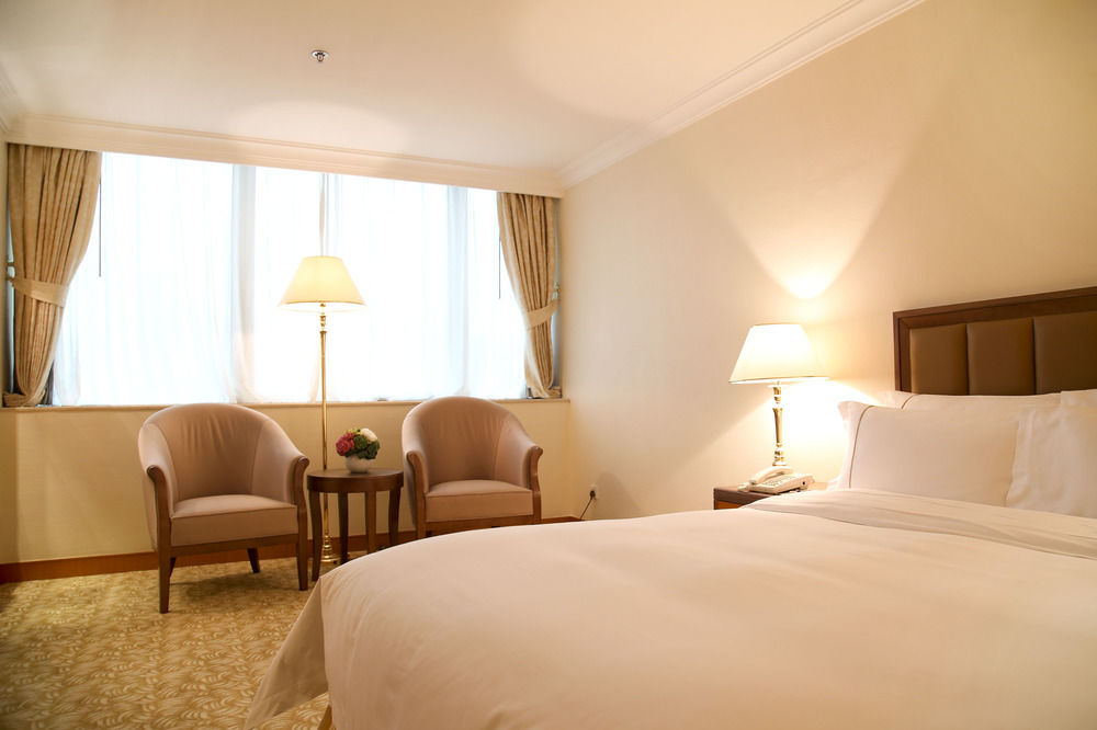 China Mayors Plaza - Free Shuttle Between And Exhibition Center & Exhibitor Registration Counter During Fair Hotel Guangzhou