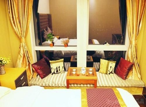 Tamrac International Apartment