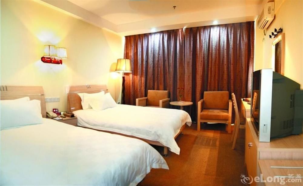 Yue Lai Yue Hotel 2*