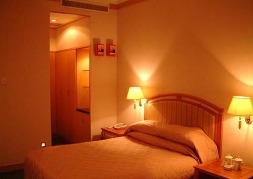 Phoenix Mountain Hotel 4*