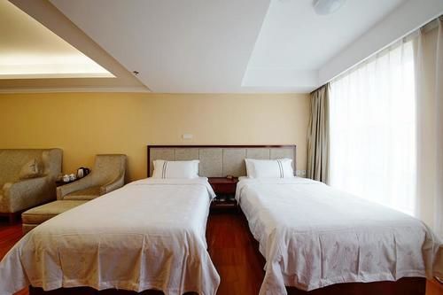 Waifiden Grand Easter International *