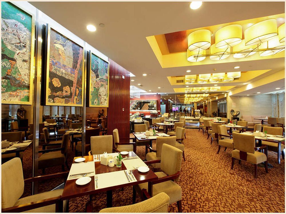 Yanling Hotel 4*