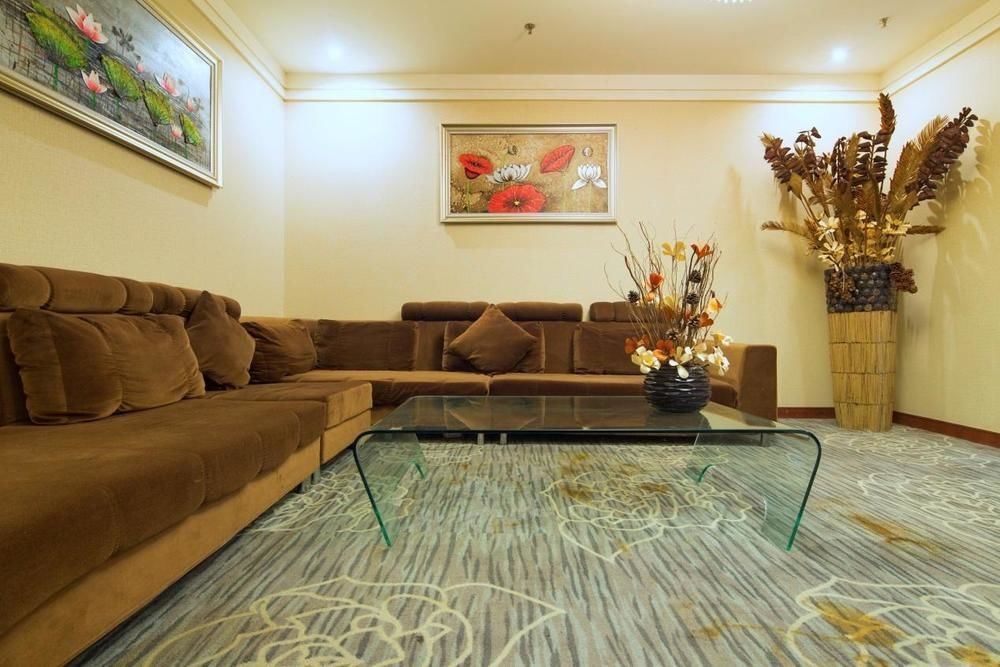 Paco Hotel Gangding Metro Guangzhou-Free Shuttle Bus Fir Canton Fair 4*