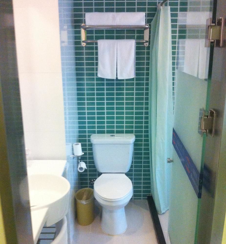 Hotel Hanting East Railway Station 2*