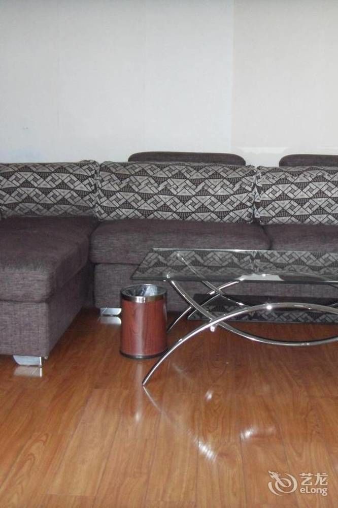 Hotel Fenglaiyi Business Hotel 2*
