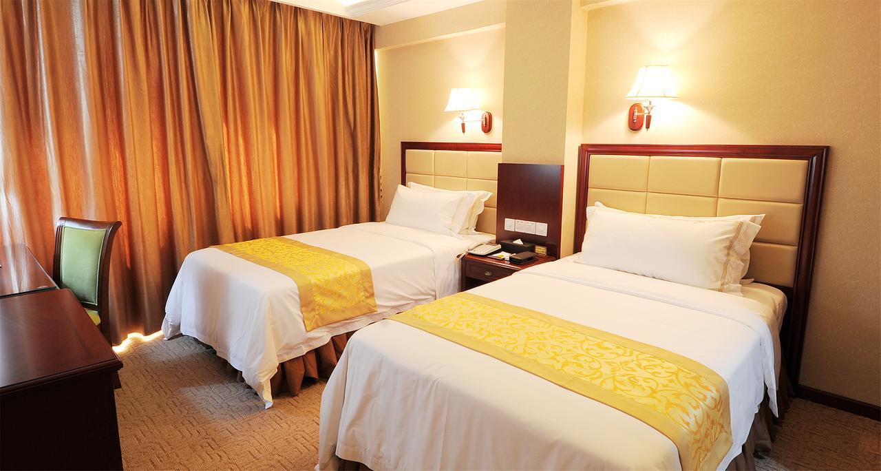 Hotel Vienna Airport 4*
