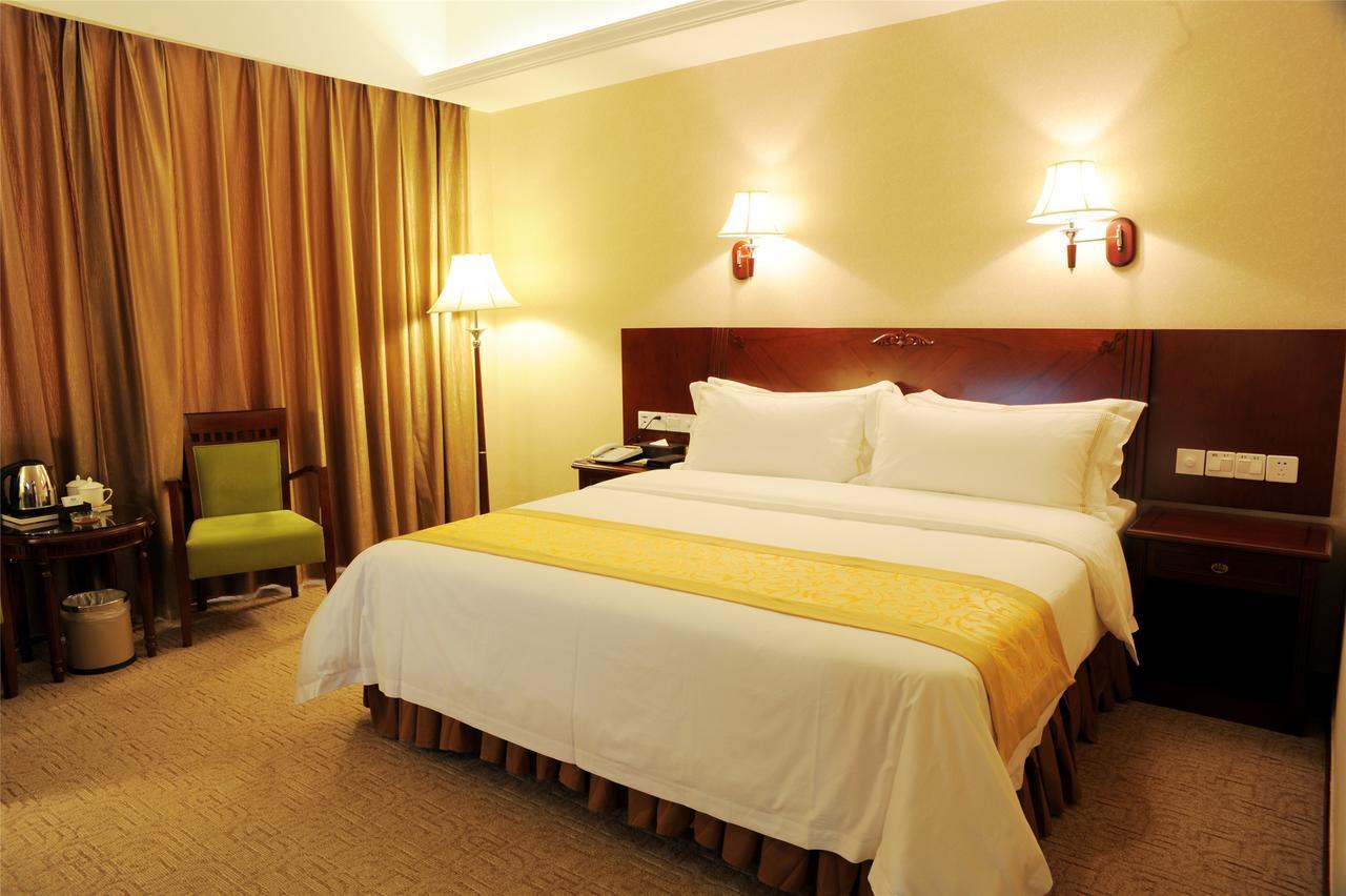 Hotel Vienna Airport 4*