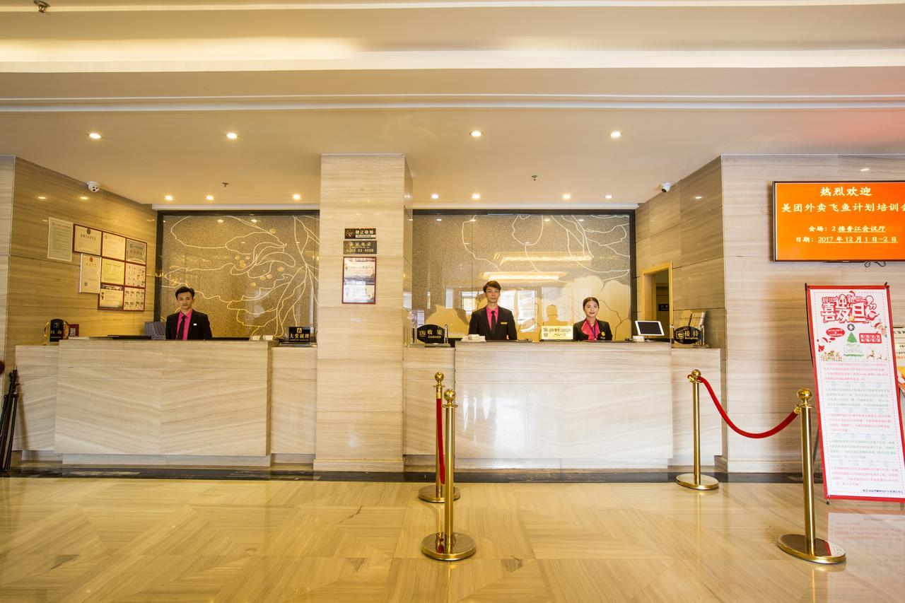 V8 Train Station Hotel