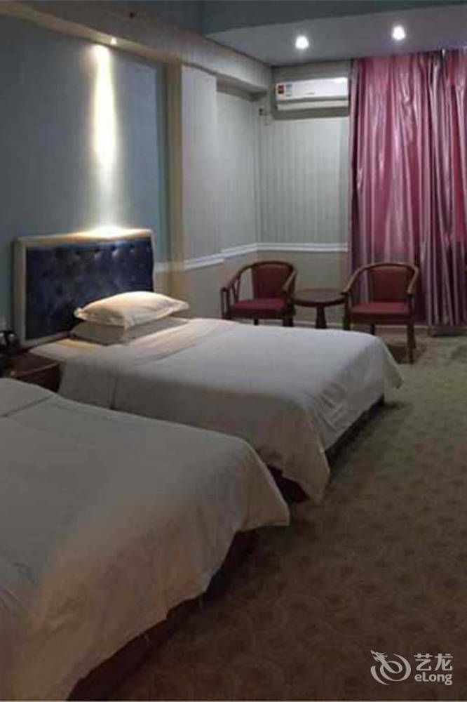 Kingsky Hotel 3*