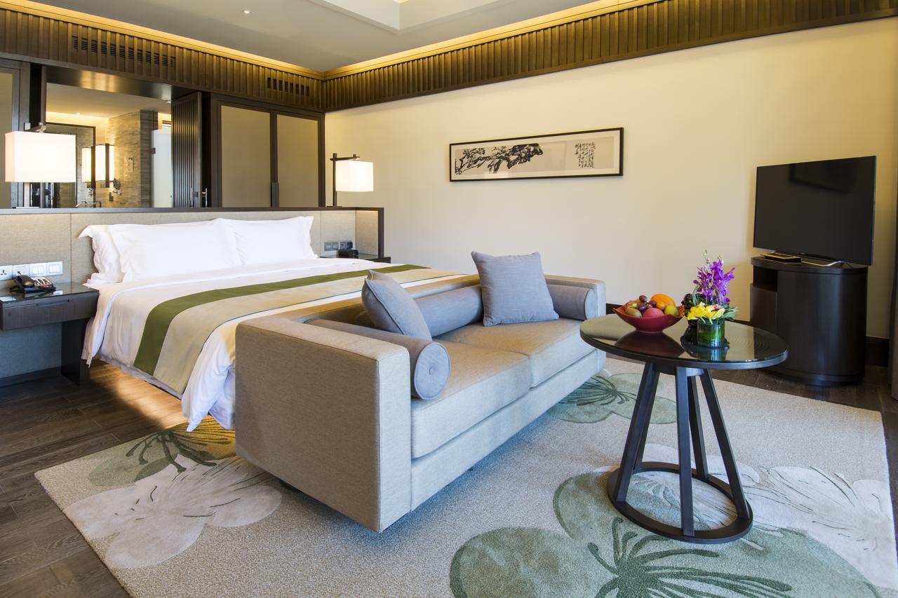 Dusit Devarana Hot Springs & Resort 5*