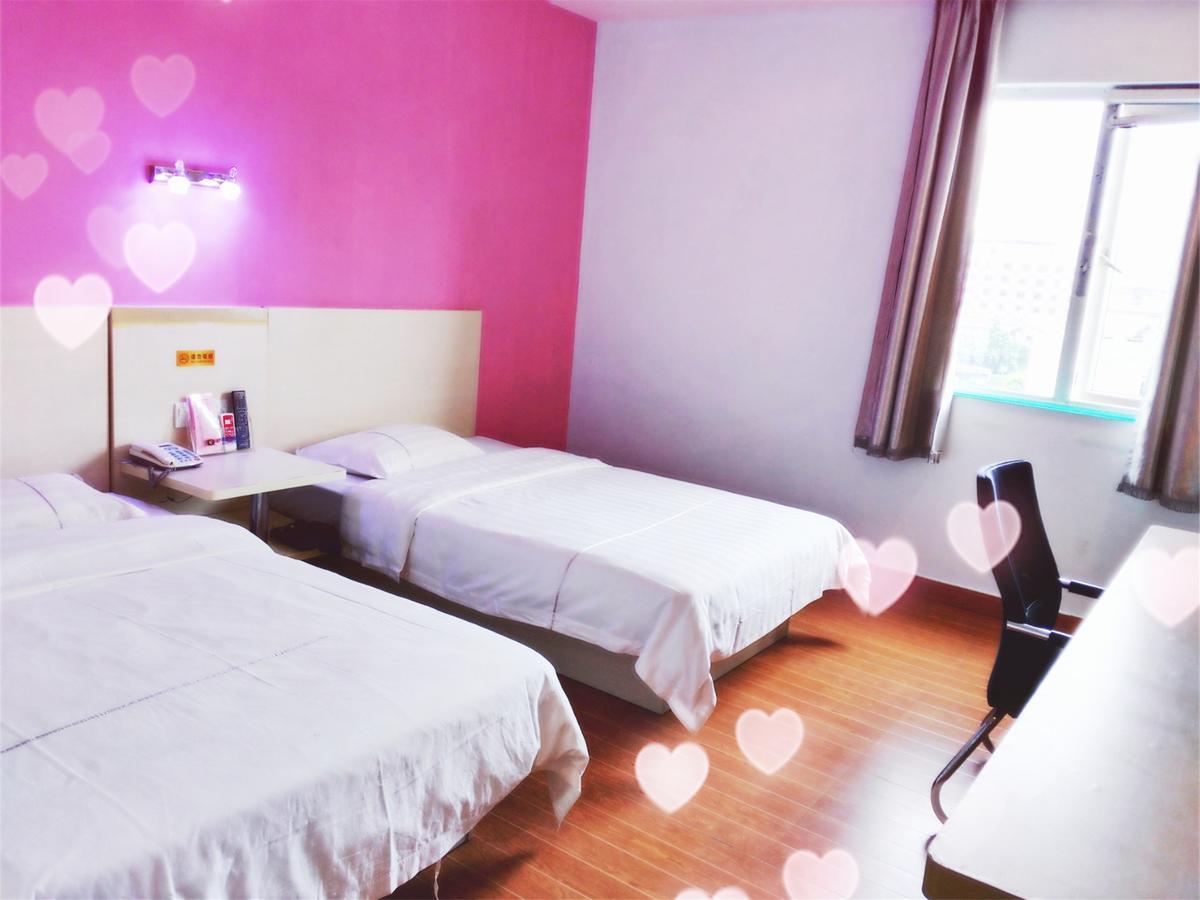 E Nanzhou Railway Staion Hotel 2*