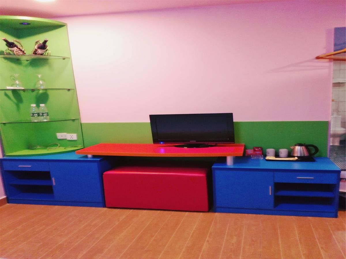 Hotel E Nanzhou Railway Staion 2*