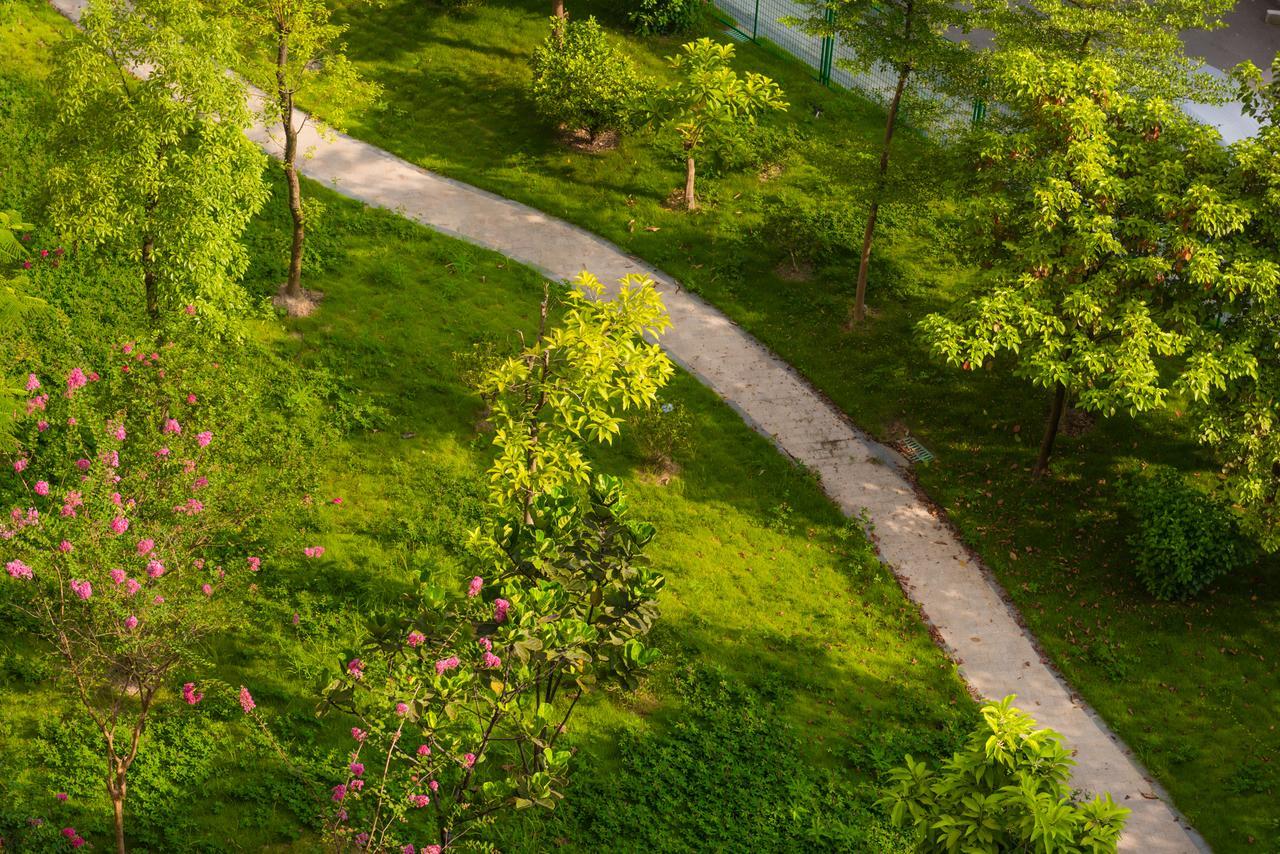 Guangzhou Baiyun Airport Rejoice By Argyle Hotel Rehe Metro Exit B --Free Shuttle Bus Is Provided During The 137Th Canton Fair Guangzhou