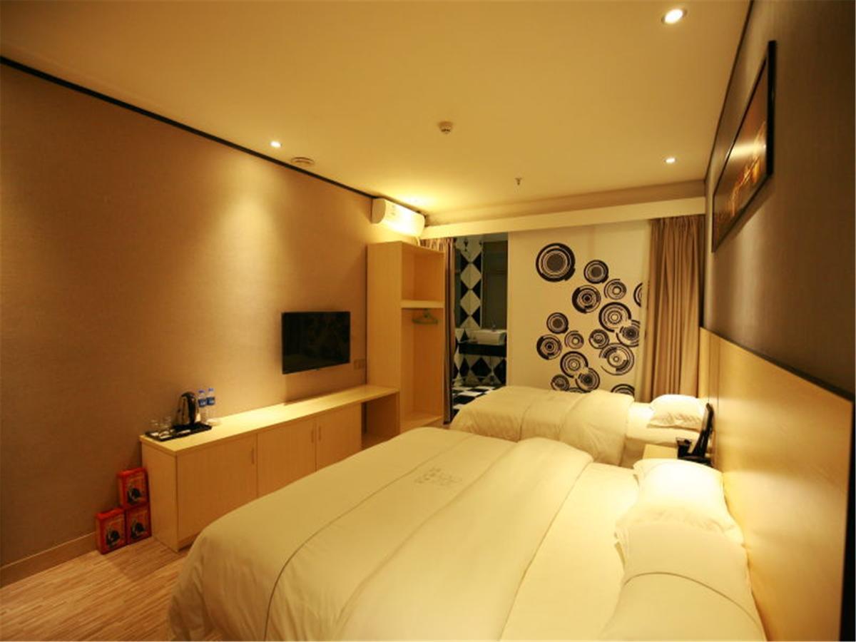 Hotel 24 Tomorrow 3*
