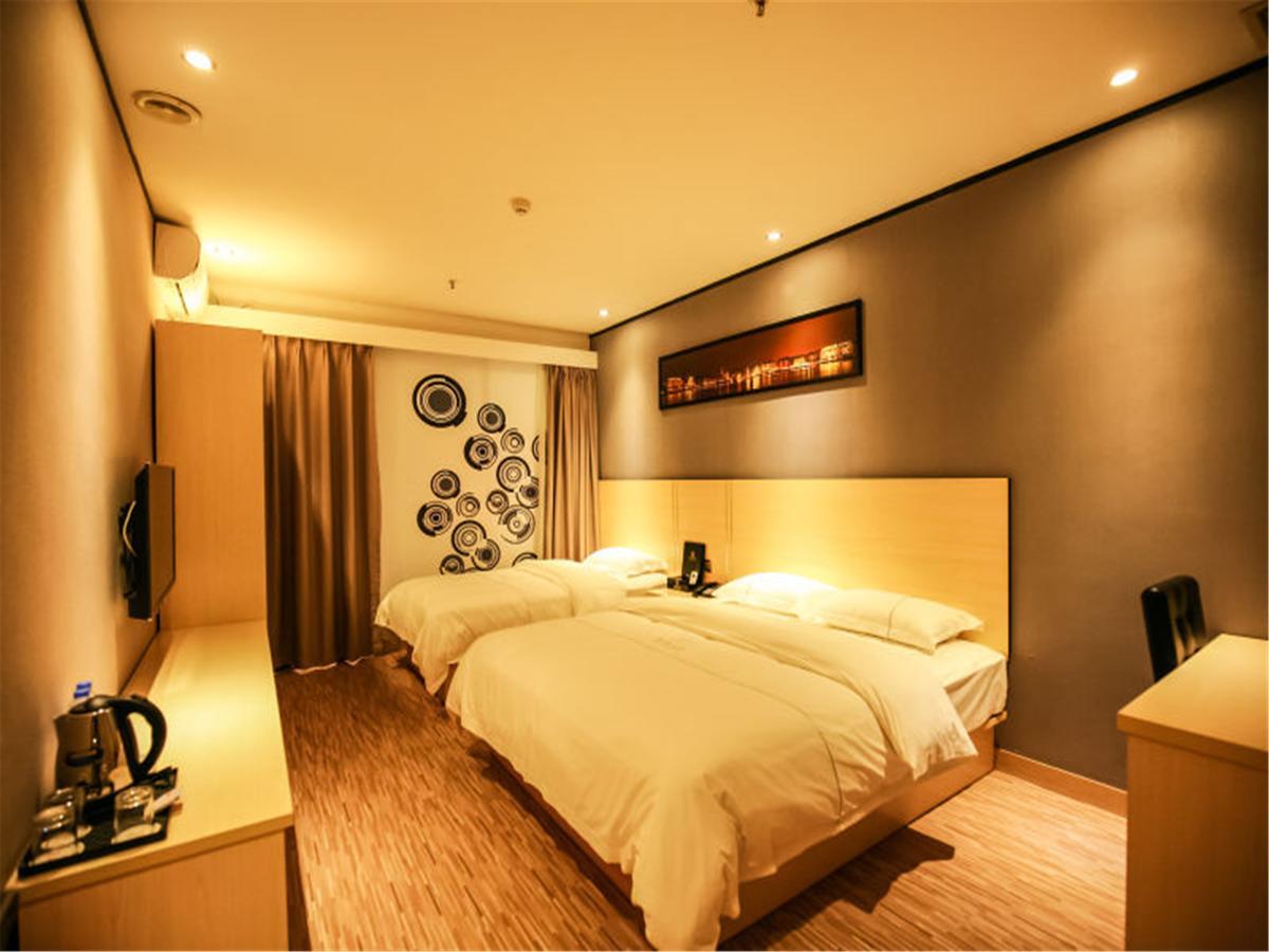 Hotel 24 Tomorrow 3*