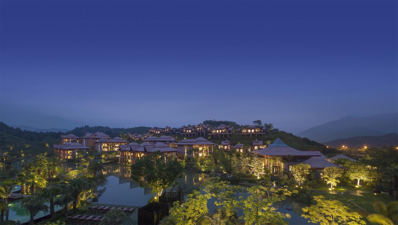 Dusit Devarana Hot Springs & 5*