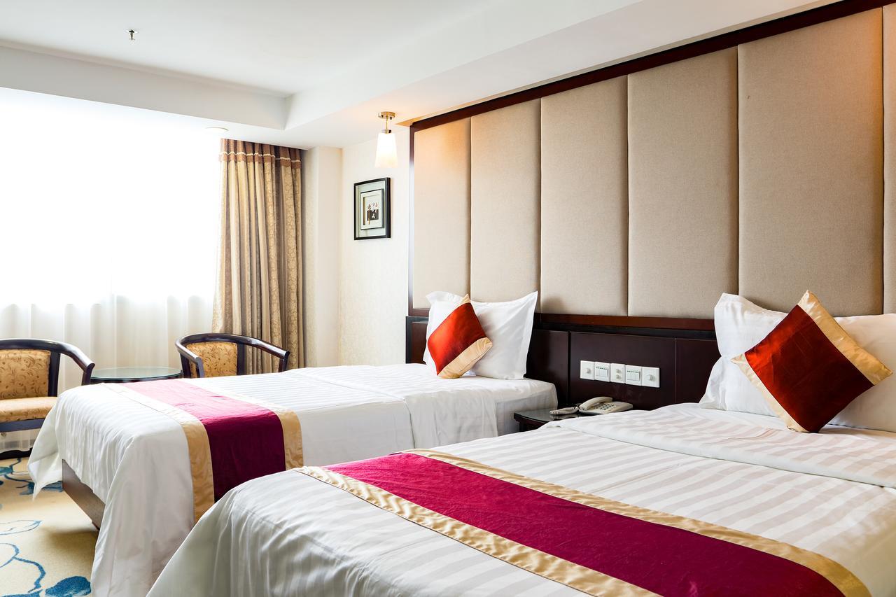 Hotel New World 3*