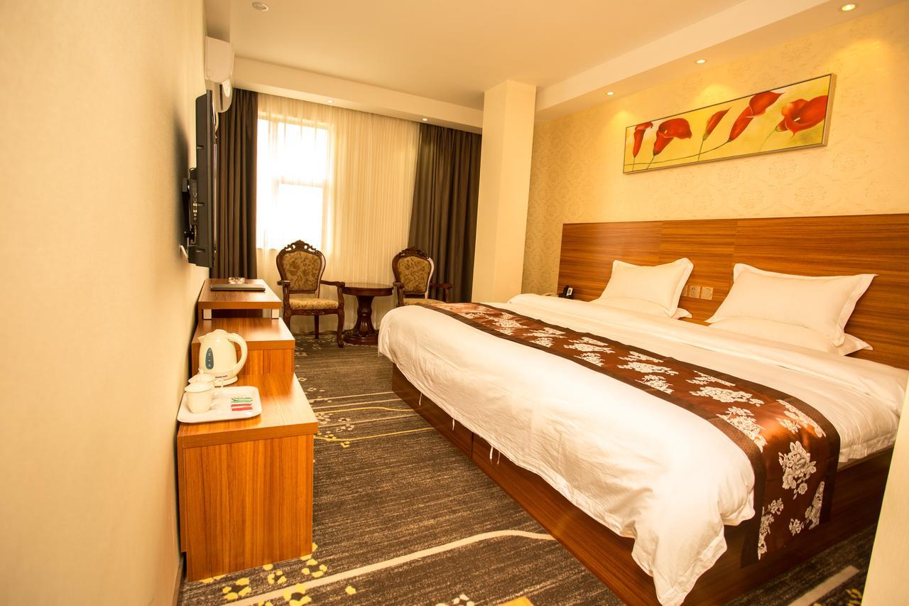 Hotel Huaming International Conference Center 3*