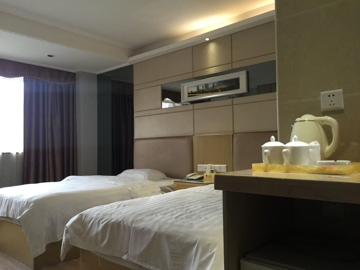 Hotel Yile 2*