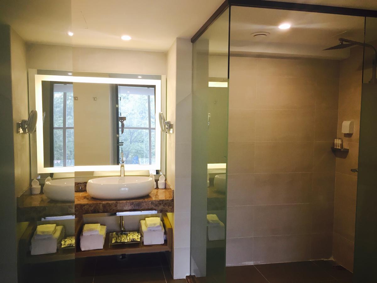 Lavande Tianhe Park Hotel 3*