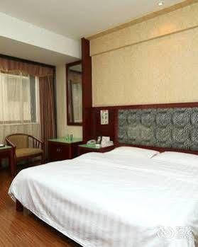 Yile 2* Guangzhou