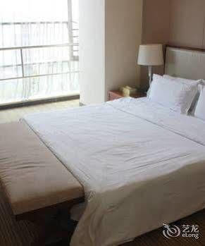 Chenyue Hotel 3*