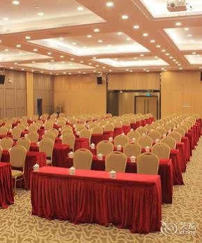 Hotel Chenyue 3*
