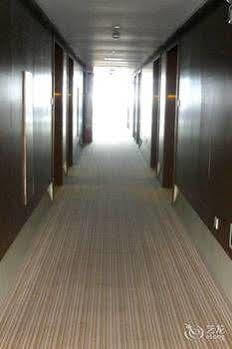 Chenyue Hotel 3*