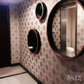 Hotel Yulong Hotel 3*