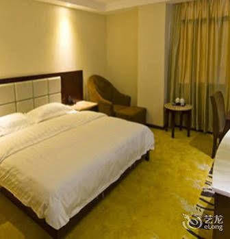 Lu Jiang Tian Yue Hotel
