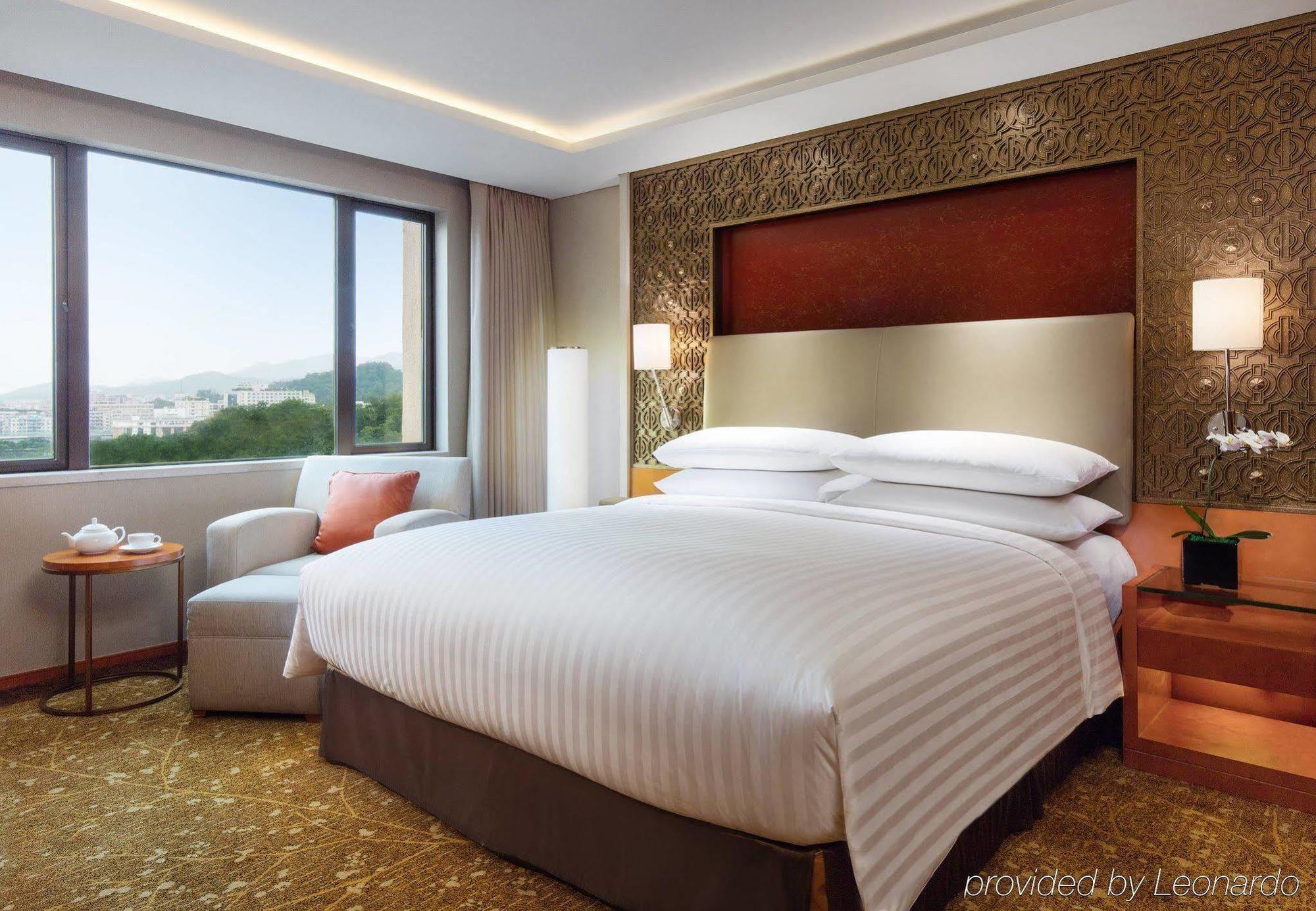 Hotel China - Subway Direct To Pazhou Exhibition Center, Free Shuttle During Fair & Exhibitor Registration Counter Guangzhou