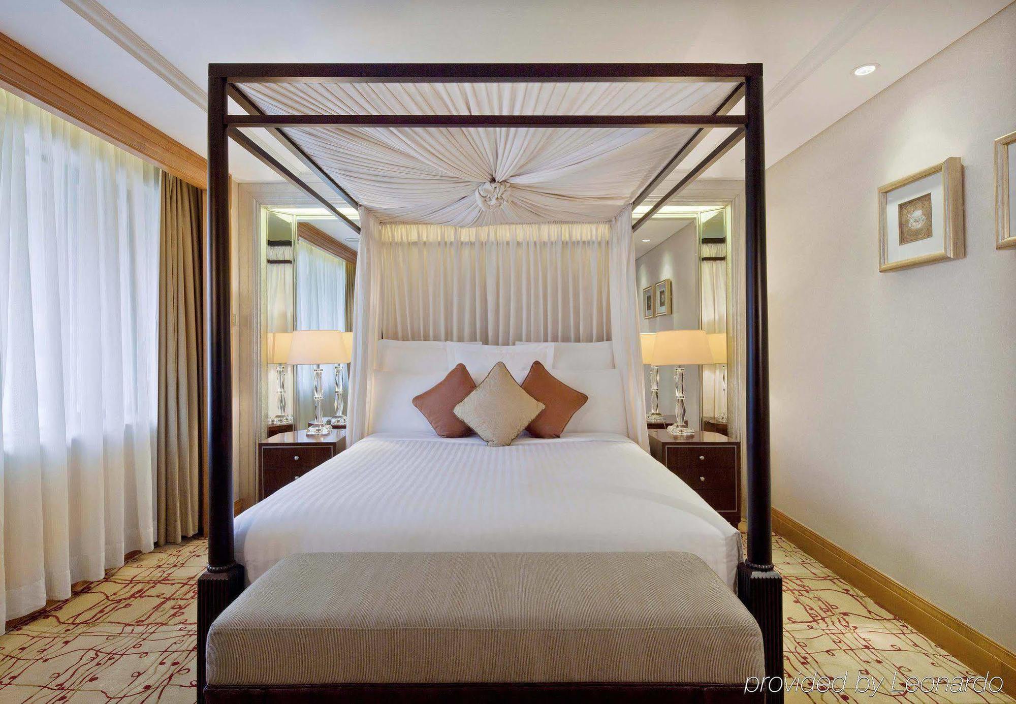 Hotel China - Subway Direct To Pazhou Exhibition Center, Free Shuttle During Fair & Exhibitor Registration Counter