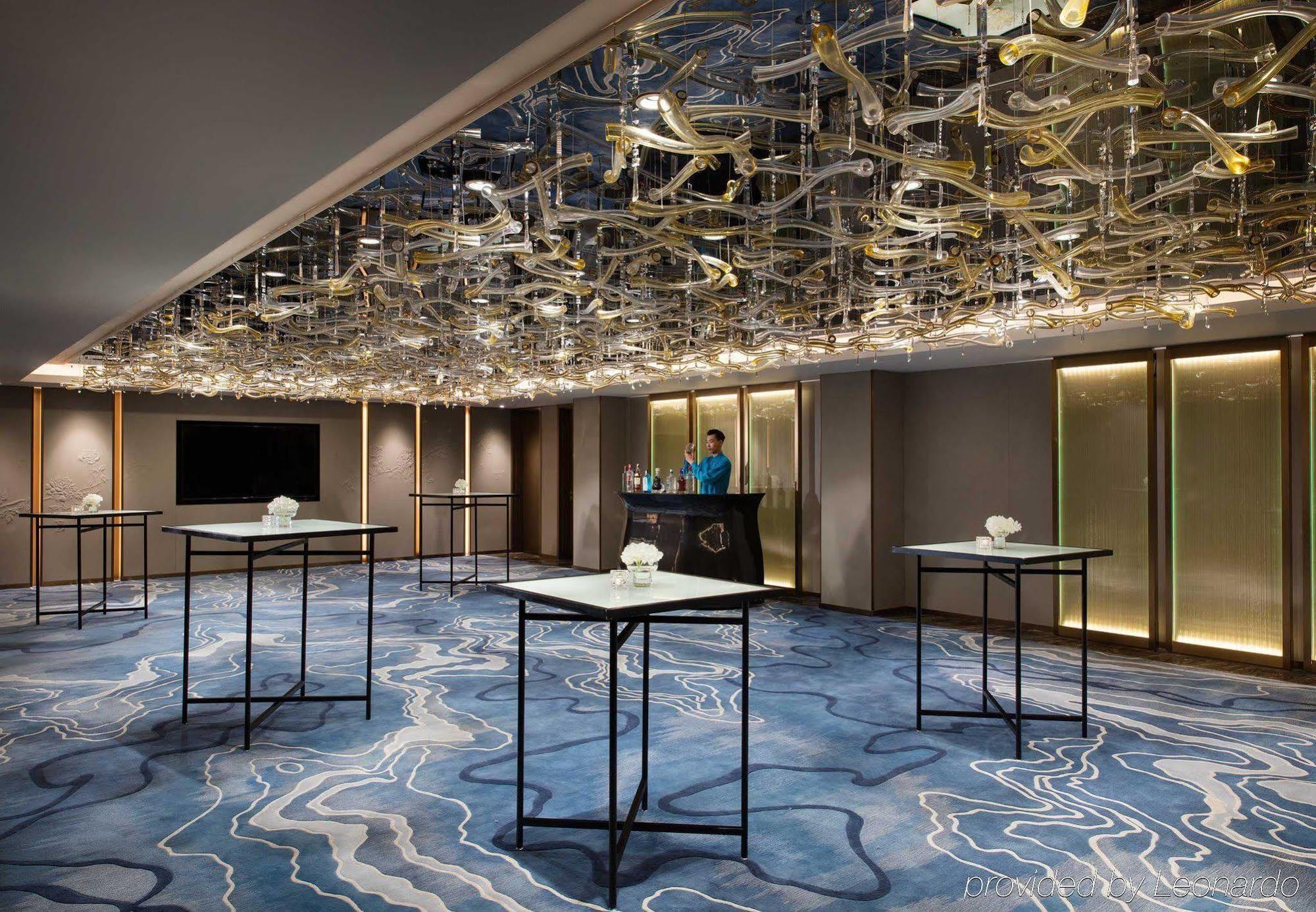 Hotel China - Subway Direct To Pazhou Exhibition Center, Free Shuttle During Fair & Exhibitor Registration Counter Guangzhou