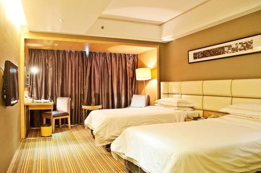 Hotel Vienna - South Railway Station Branch 3*
