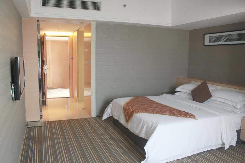 Hotel Vienna - South Railway Station Branch 3*