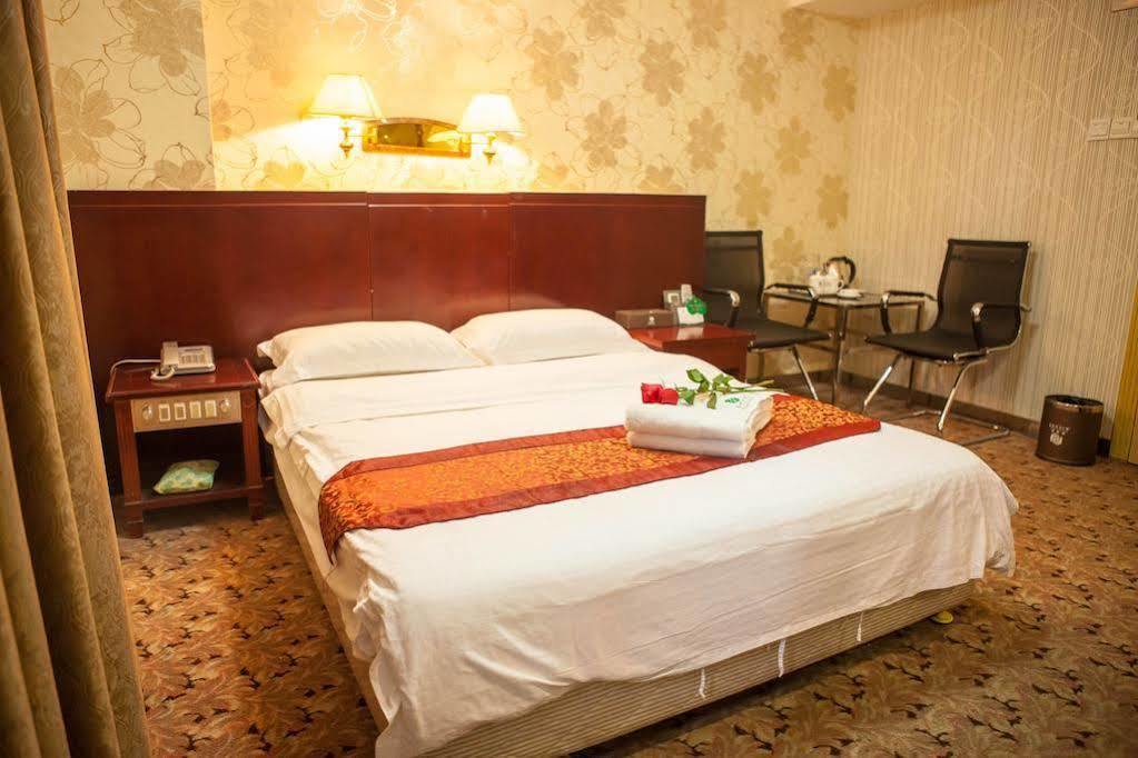 Fuhao Hotel 4*