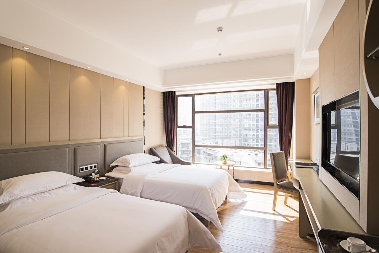 Rongjin Hotel 4*