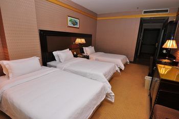 Rongwei Business Hotel 3*