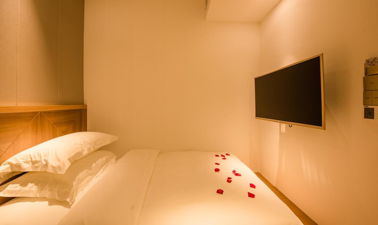 Borrman Tianhe Sports Center Hotel 3*