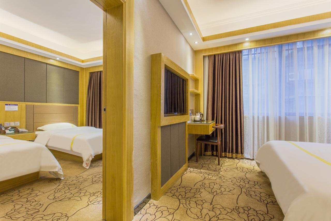 Maohua Hotel 3*