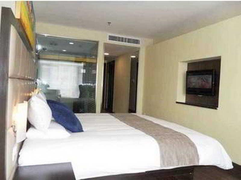 Feng International 3*