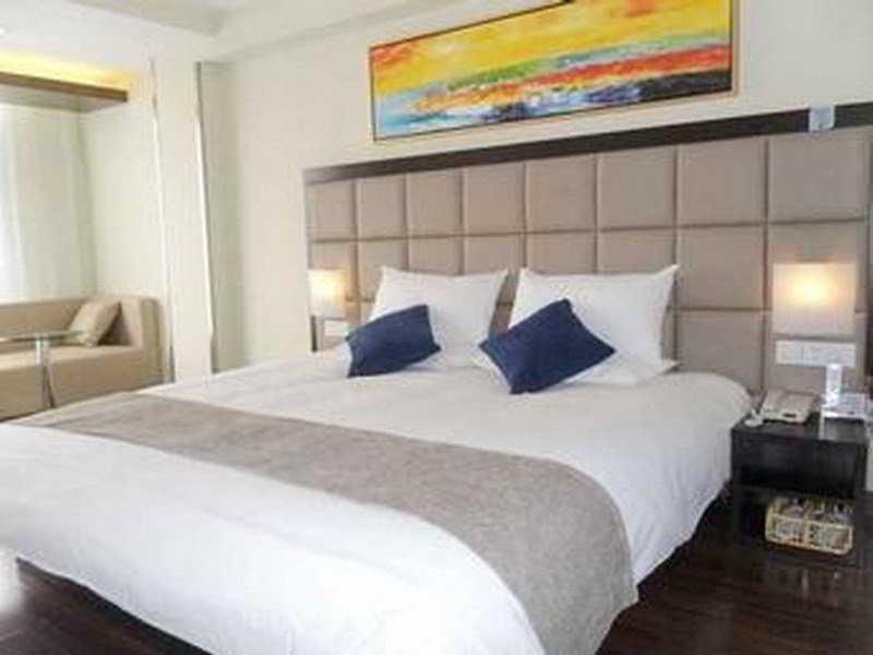 Feng International Hotel