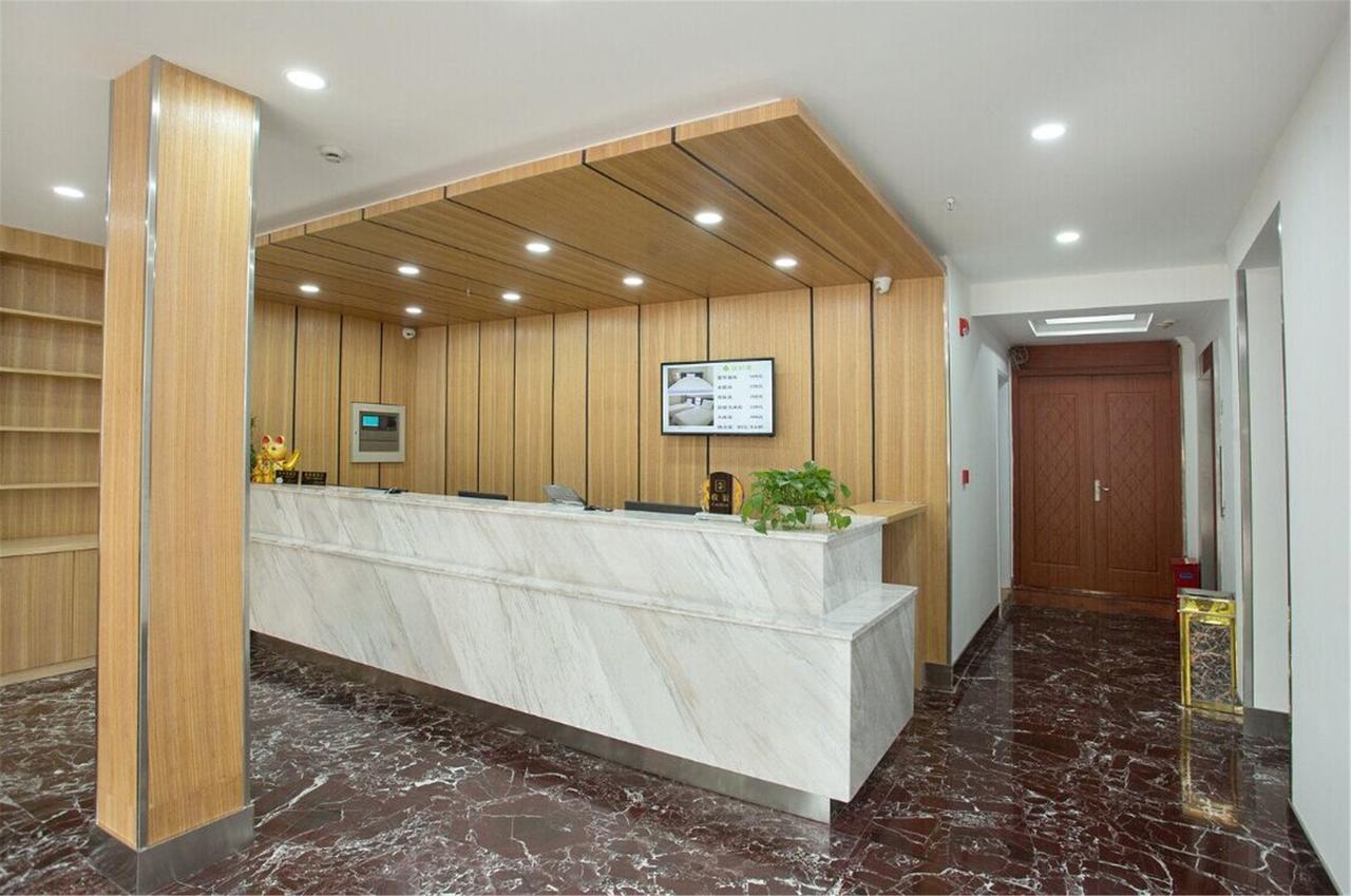 Hotel Hi 2*