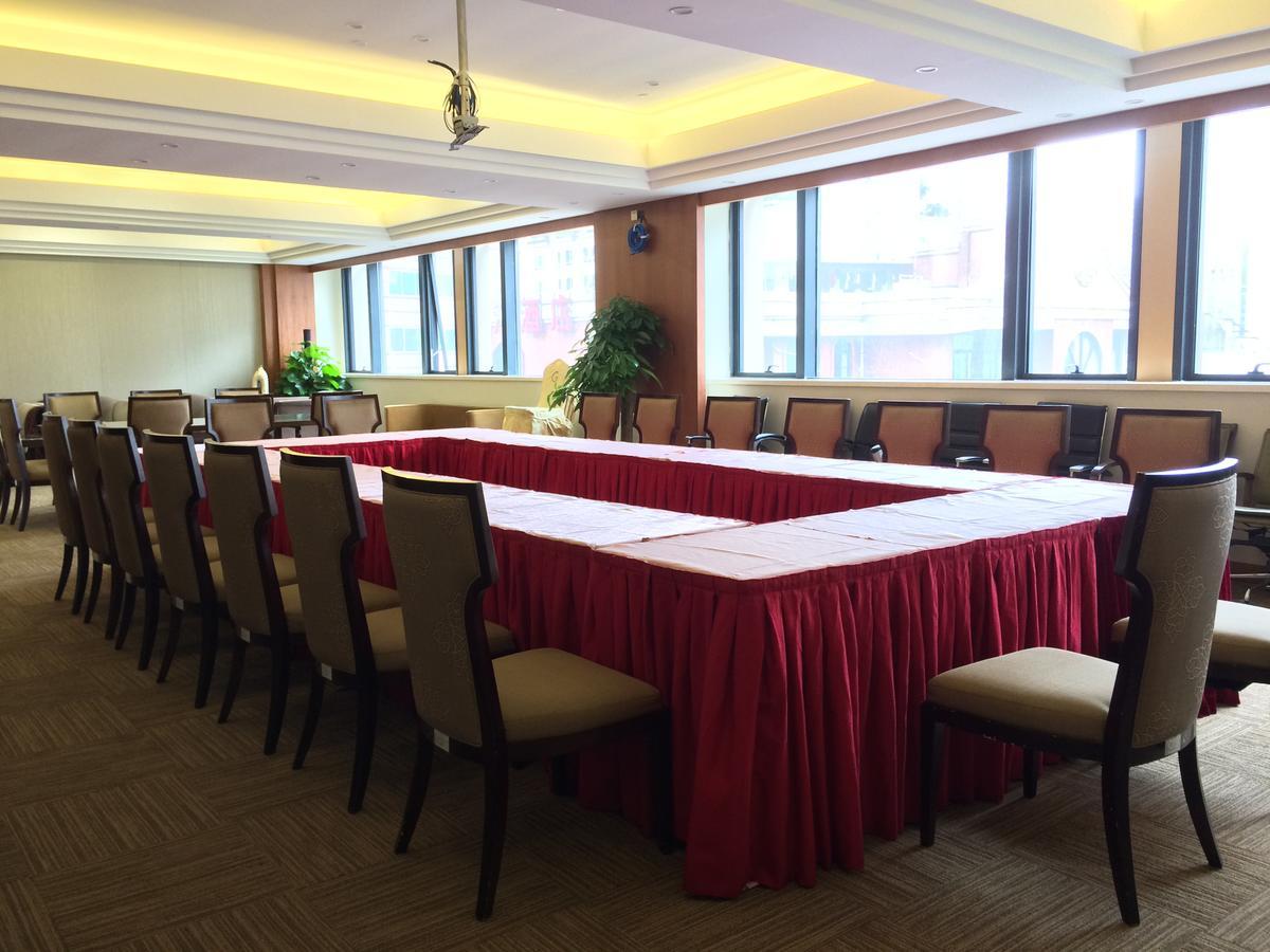 Southern-club Station 1 Hotel-free Fair Shuttle Bus 4* Guangzhou