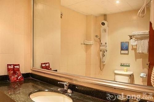 Hotel Nanzhou 3*