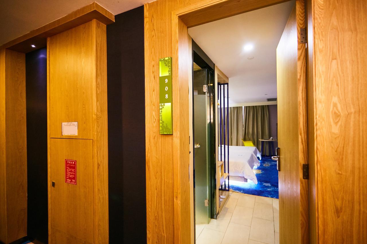 Li Fu Gang Ding Metro Station Branch Hotel 3*