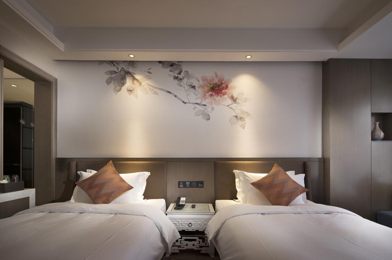 Hotel Paco Dongpu Guanghzou -free Shuttle Bus For Fair 4*