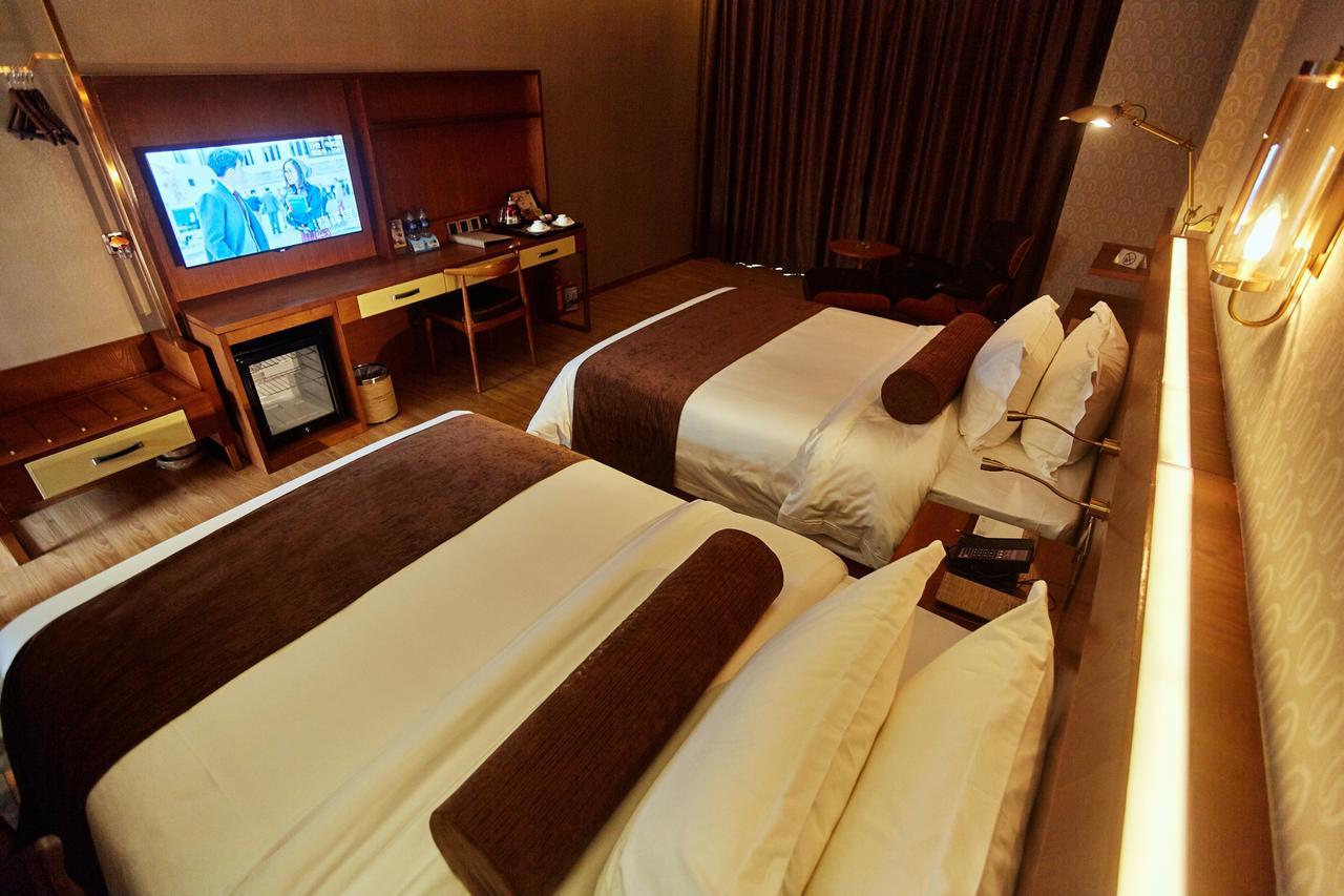 James Joyce Coffetel South Railway Qifu Xincun Branch Hotel 3*