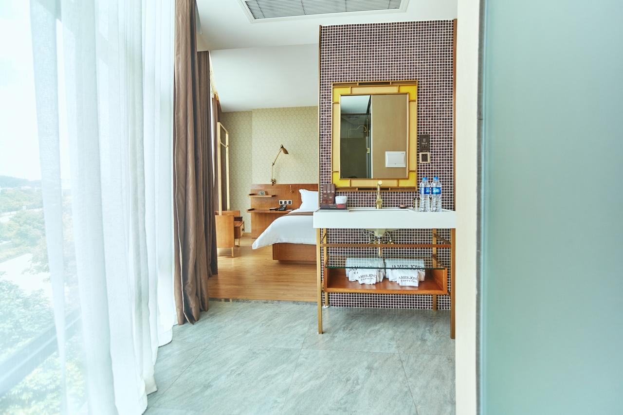 Hotel James Joyce Coffetel South Railway Qifu Xincun Branch